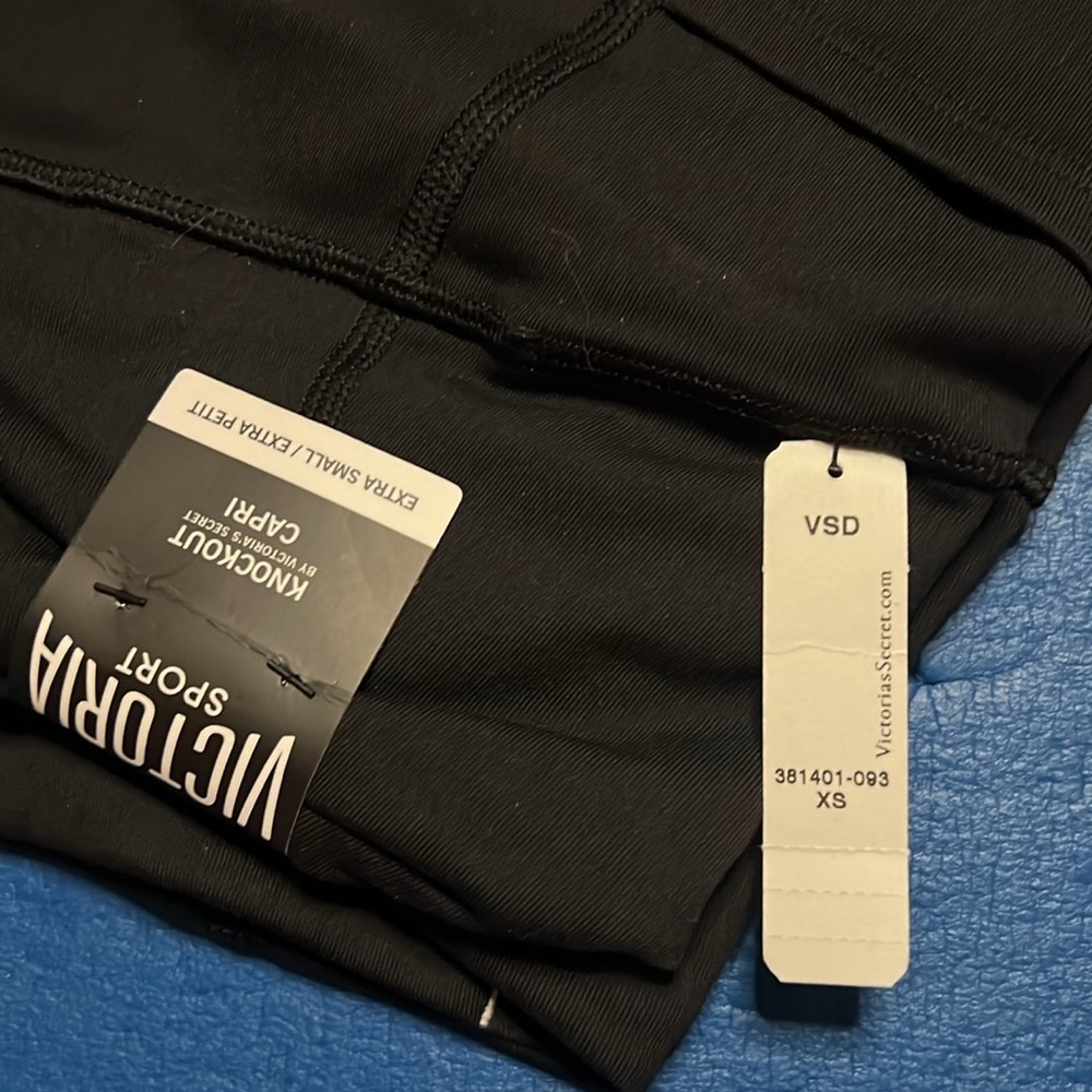 NEW WITH TAGS Victorias Secret Sport Capri
